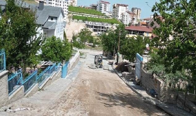 Fen İşleri Müdürlüğü Ekipleri Kıratlıoğlu Mahallesi’nde Çalışmalarını Sürdürüyor