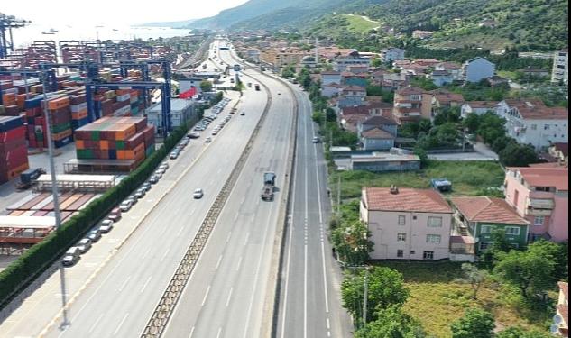 Körfez’de asfaltlanan caddelerin yol çizgileri çekildi