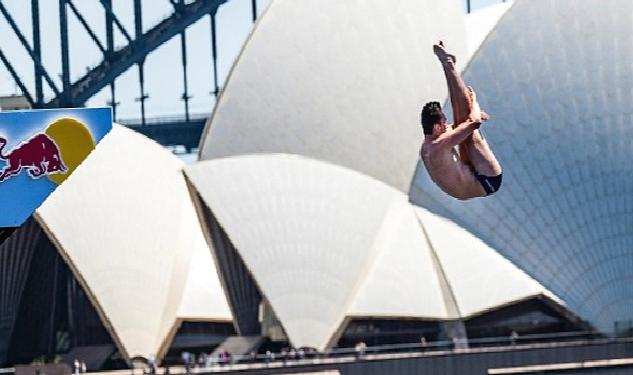 ‘Red Bull Cliff Diving’ Dünya Serisi Boston’da Başlıyor