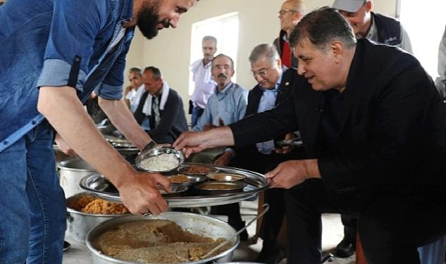 Sındır ve Tugay, bolluğa kepçe salladı