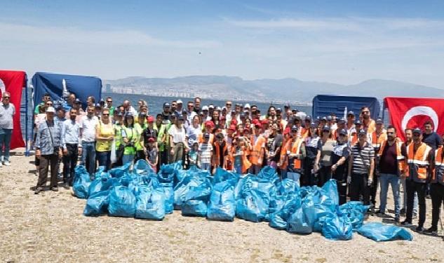 Başkan Soyer daha temiz bir İzmir için çocuklar ve gönüllülerle atık topladı “Doğamıza sahip çıkmak, farkındalık yaratmak için bu çalışmayı yapıyoruz”