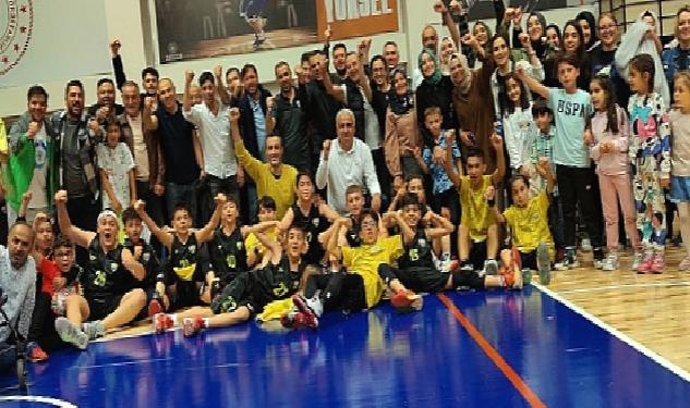 Büyükşehir Belediyespor Basketbolda Alt Yaş Kategorilerinde İki Şampiyonluk Birden Kazandı