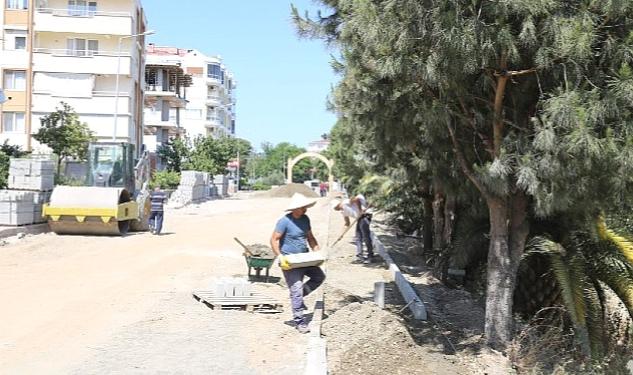 Edremit Belediyesi Ülkü Yolu Caddesi’ni Yeniliyor