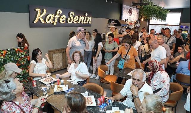 “Kafe Senin”, Hizmete Girdi