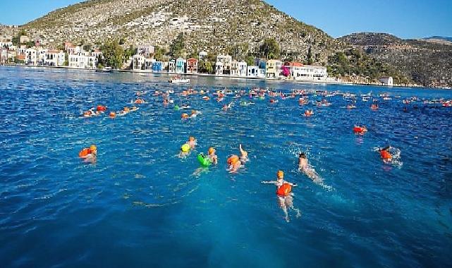 Kaş’ın Yunanistan’a en yakın kara parçası Megisti/Meis Adası’ndan başlayan yarış Kaş’ta sona erdi