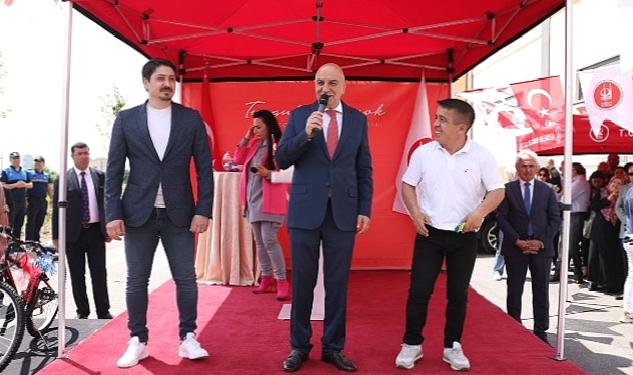 Naim Süleymanoğlu Kapalı Spor Salonu Hizmete Açıldı