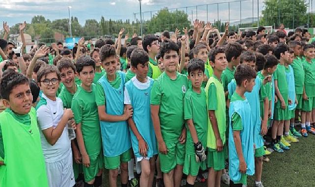 Sivas Belediyesi Geleneksel Futbol Yaz Okulu Açıldı