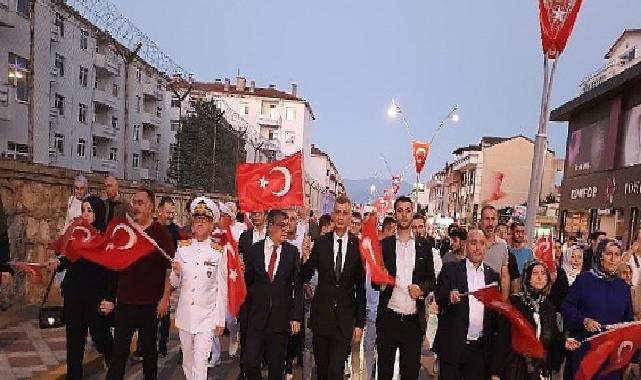 15 Temmuz Demokrasi ve Milli Birlik Günü’nde Gölcük dimdik ayakta