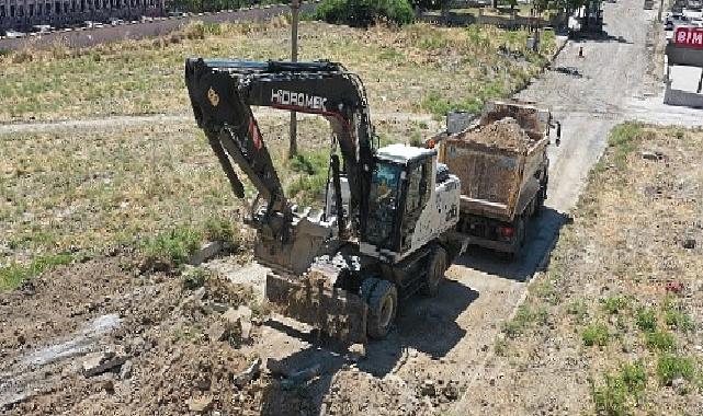 Aydın Büyükşehir Belediyesi Söke’de yol yapım çalışmalarına devam ediyor