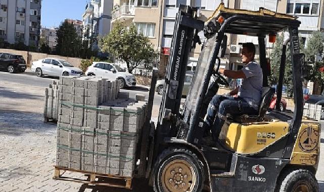 Belediye şantiyesi fabrika gibi üretiyor, Karşıyaka güzelleşiyor