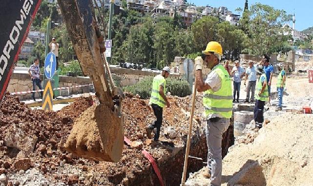 Finike Kanalizasyon Şebeke Hattı inşaatında sona gelindi