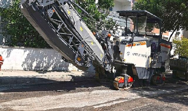 Karabağlar’da asfaltlama çalışmaları sıcak dinlemiyor