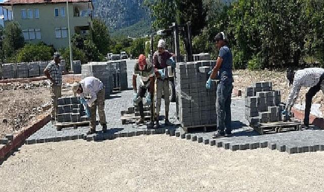 Kemer’de yol ve kaldırım çalışmaları