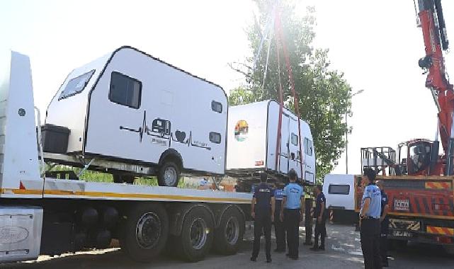 Antalya Konyaaltı Sahili’nde Karavanlar tahliye ediliyor