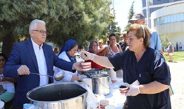 Burhaniye Belediyesi’nden Geleneksel Aşure Hayrı