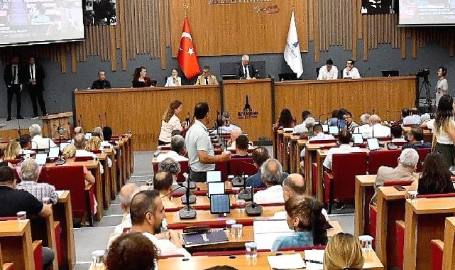 İzmir Büyükşehir Meclisi’nden Başkan Soyer’e yetki