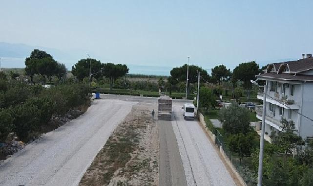 İznik Belediyesi’nden Yollara Sathi Kaplama Çalışması