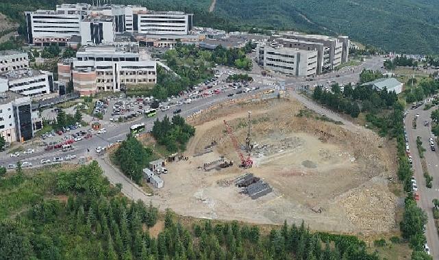 KOÜ Umuttepe Cami ve otoparkı devam ediyor