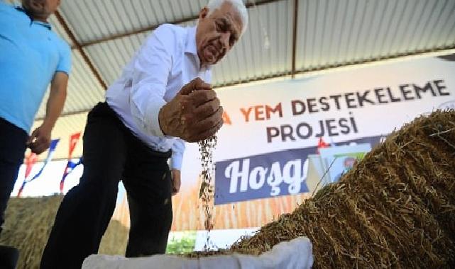 Muğla Büyükşehir Belediyesi Kaba Yem Desteği projesi ile piyasa değeri yaklaşık 3 Milyon TL olan kaba yemi üreticilere dağıtıyor