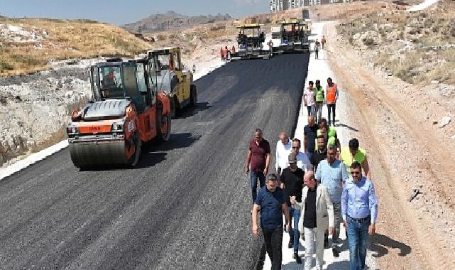 Selçuklu Belediye Başkanı Ahmet Pekyatırmacı, yıl içinde 150 bin ton sıcak asfalt dökeceklerini söyledi