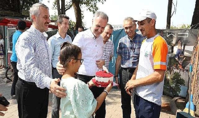 Temizlik Personeline Sürpriz Doğum Günü Kutlaması