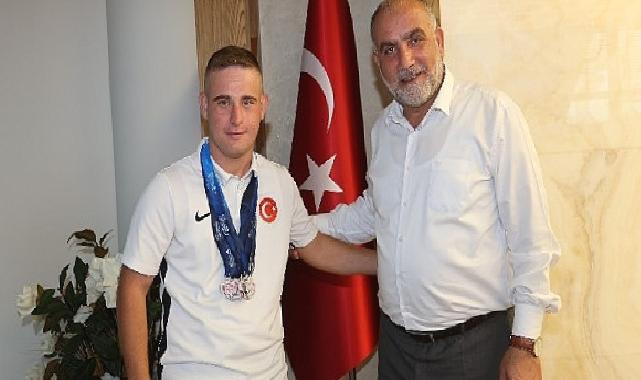 Başkan Sandıkçı, Avrupa’da Tarih Yazan Milli Sporcuyu Ağırladı