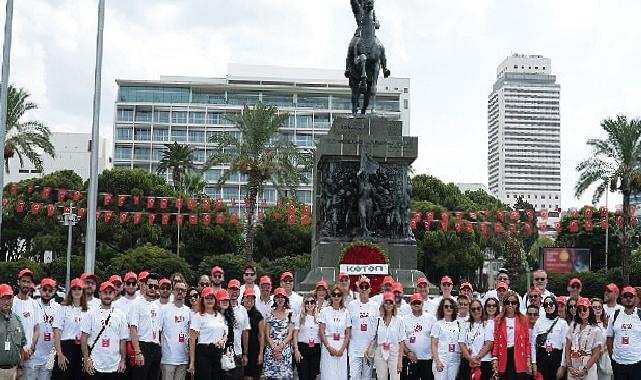 Cumhuriyetimizin 100.yılında, Koton Cumhuriyet Gönüllüleri İzmir’in Kurtuluşu’nun yıldönümünde İzmir’deydi!