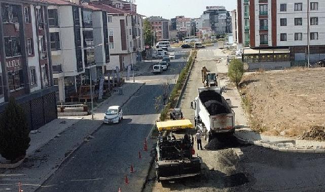 Ekipler Yol ve Kaldırım Çalışmalarını Sürdürüyor