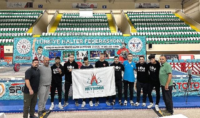 Nevşehir Belediyesi Gençlik ve Spor Kulübü’nün milli sporcusu Eray Çaylak Türkiye üçüncüsü oldu