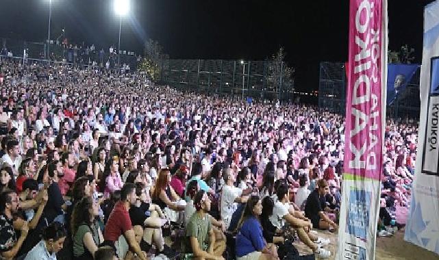 Şampiyonluğu Kalamış’ta 20 bin voleybol sever kutladı