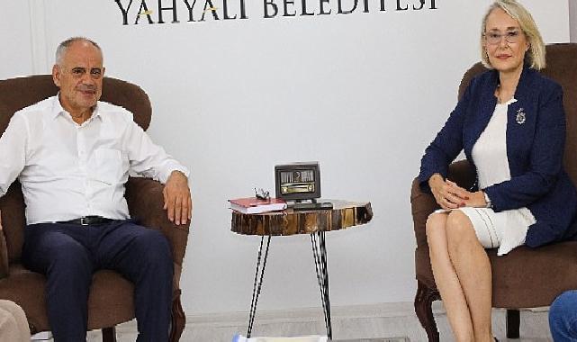 Tohumluk Vakfı’nın eğitim projesine Yahyalı Belediyesi’nden destek