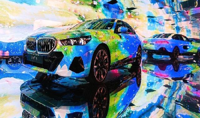 Yeni BMW i5’ten ilham alan “The Electric AI Canvas” enstalasyonu Art Basel’den sonra Contemporary Istanbul’a geliyor