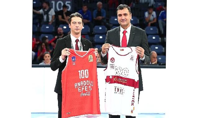 Anadolu Efes, cumhuriyet’imizin 100.yılını taraftarlarıyla kutladı