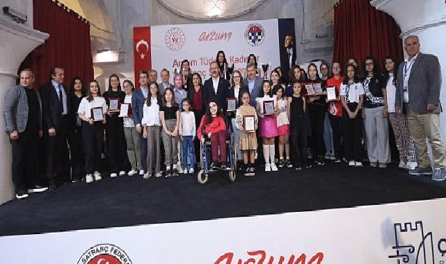 Arzum, Cumhuriyetin 100. yılını Arzum Türkiye Kadınlar Satranç Şampiyonası ile kutladı