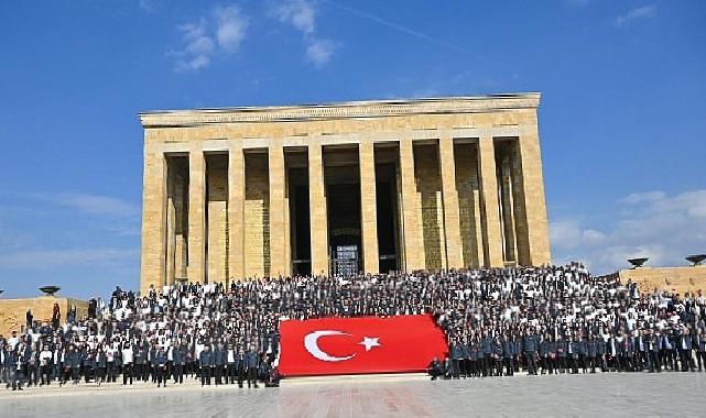 Betek Boya Anıtkabir’de Ata’nın huzuruna çıktı