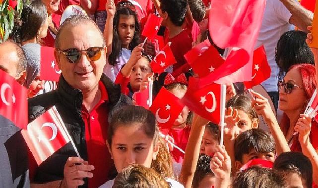 Cumhuriyet’in yüzleri 29 ekim’i coşkuyla kutladı