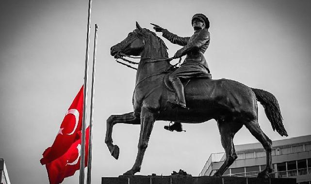 İzmir’de 100 yılın kutlaması