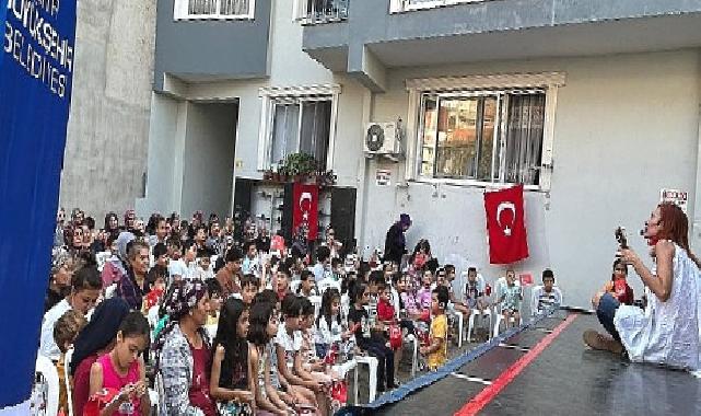 İzmirli minikler Cumhuriyet’in yeni yüzyılına ‘merhaba’ dedi