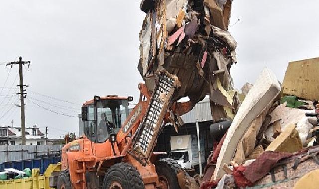 Kartepe’de 30 günde 50 ton iri hacimli atık toplandı