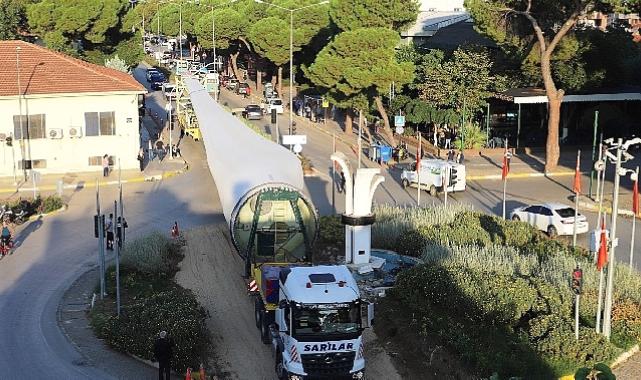 Ödemiş’te Dev Rüzgâr Kanatları Şehir Merkezinden Geçti; Başkan Eriş “Çevre Yolu” için Çağrıda Bulundu