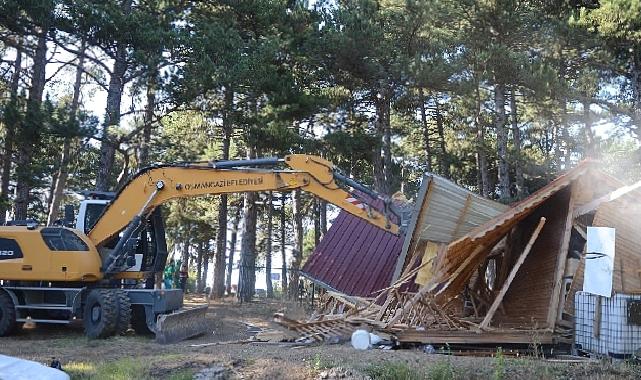 Uludağ Bir Kaçak Yapıdan Daha Temizlendi