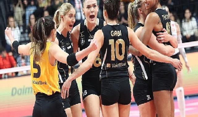 VakıfBank, derbide zaferi 3-0 ile aldı