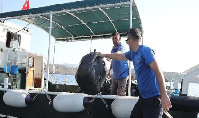 Büyükşehir Gökova Körfezi’nden Günlük 3 Bin 420 Kg. Çöp Topladı