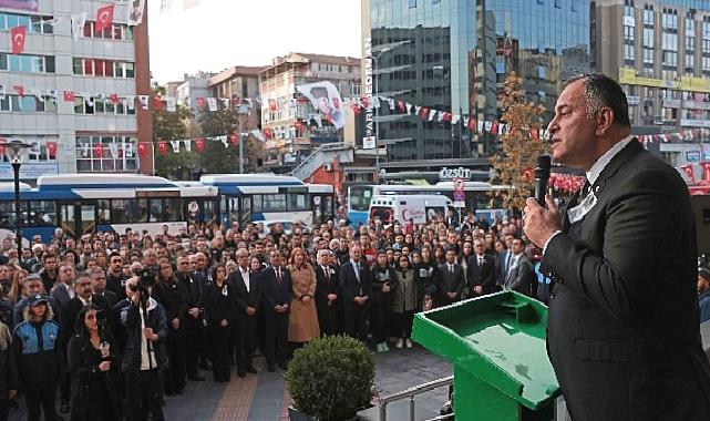 Çankaya belediyesi önünde Atatürk’e saygı duruşu