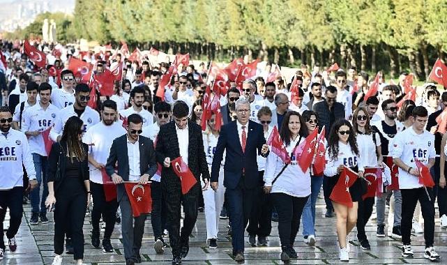 Ege Üniversitesi Heyeti, Cumhuriyetin 100 Yılında Atatürk’ün huzurunda