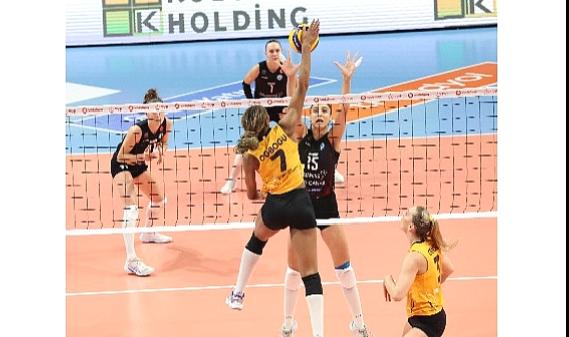 Namağlup lider VakıfBank’tan bir galibiyet daha