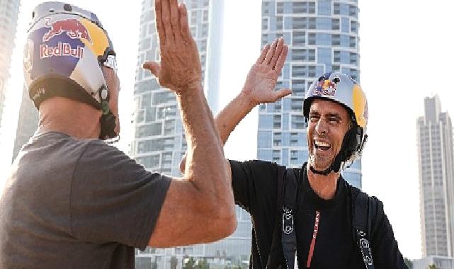 Ünlü Ekstrem Sporcu Brian Grubb, Dubai’de WakeBASE Atlayışı ile Dünya Rekoru Kırdı