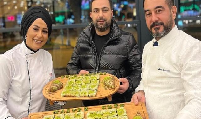 Masterchef şampiyonu Esra Tokelli, Katmerci Dayı’da katmer yaptı