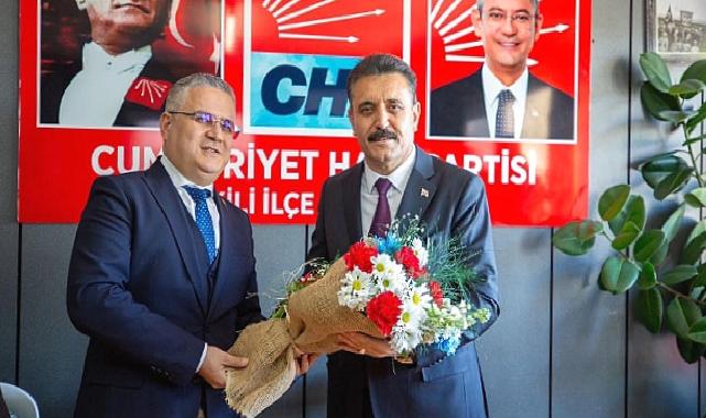 Başkan Kırgöz’ün İlçe Ziyareti Mitinge Dönüştü