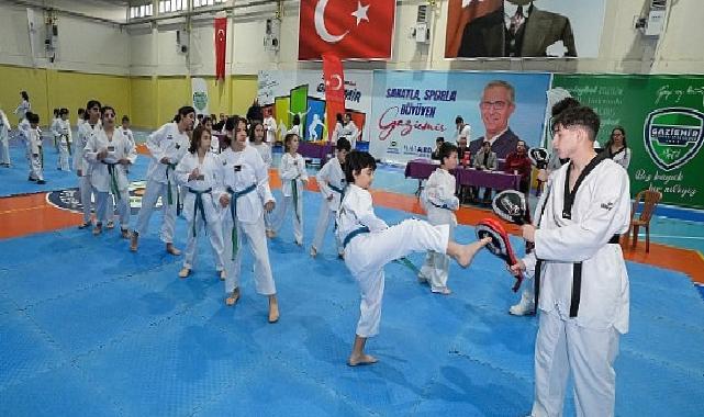 Gaziemir’in taekwondocularından kuşak mücadelesi